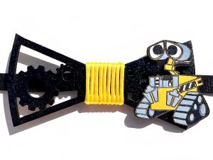 Pajarita de madera robot